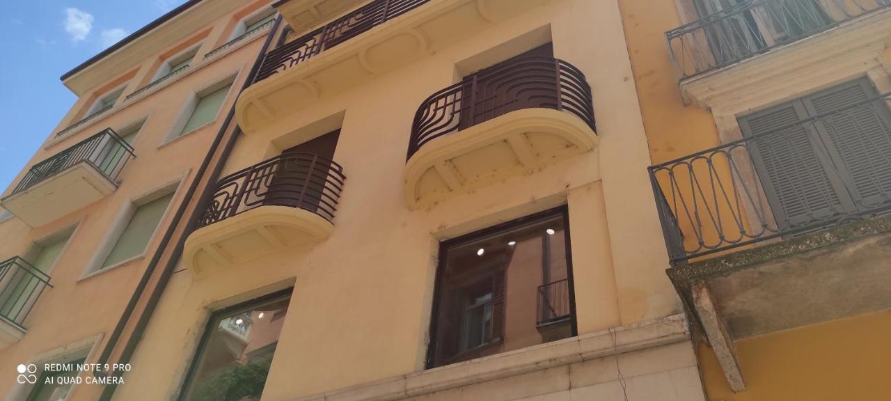 Apartment Centro Storico Verona , Samaritana N.4 ภายนอก รูปภาพ